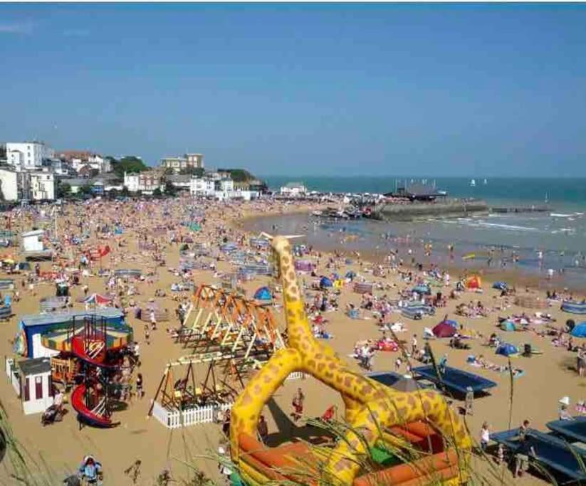 Rivendell Modern 2 Bedroom Apartment In St Peters Village Sleeps 6 Broadstairs Εξωτερικό φωτογραφία